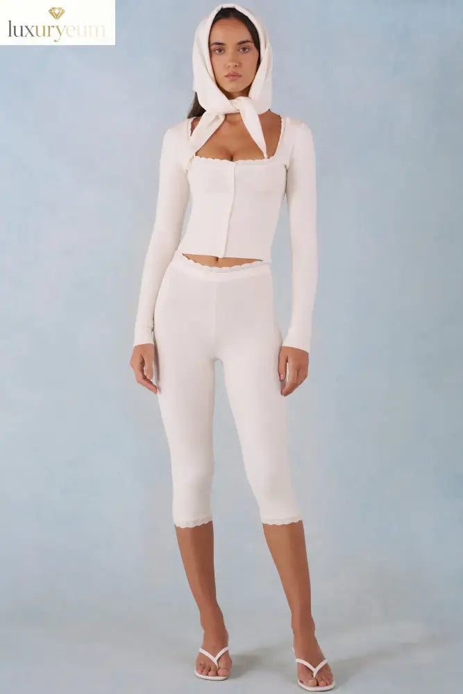 Knit Mid-Rise Capri Trousers in Ivory