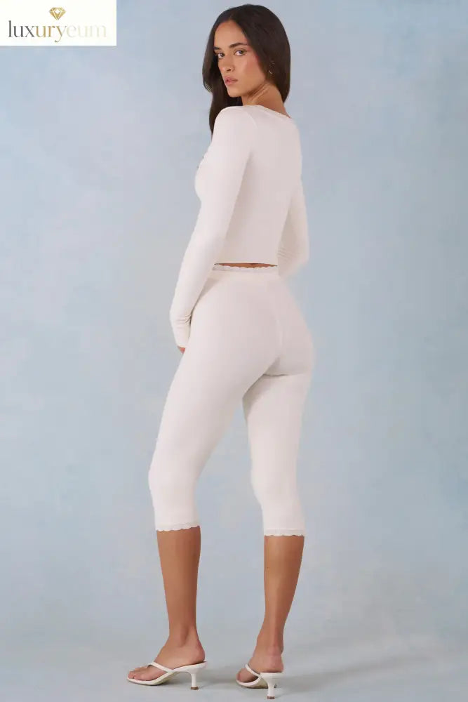 Knit Mid-Rise Capri Trousers in Ivory