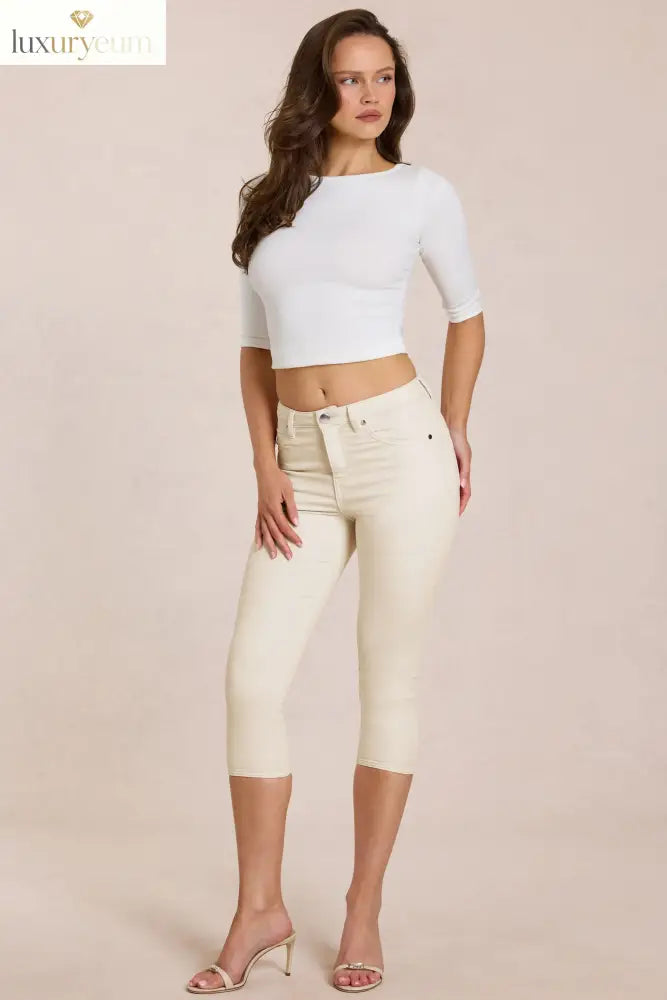 Mid-Rise Capri Jeans in Ivory