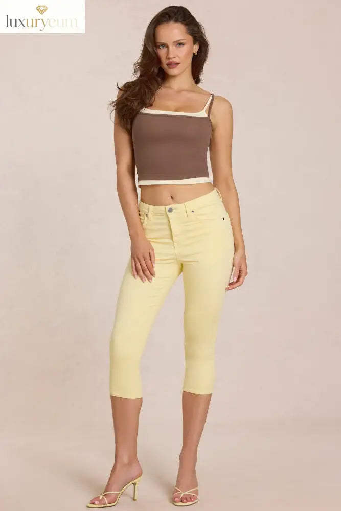 Mid-Rise Capri Jeans in Lemon Yellow