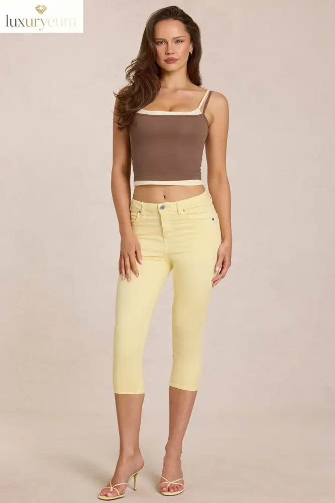 Mid-Rise Capri Jeans in Lemon Yellow