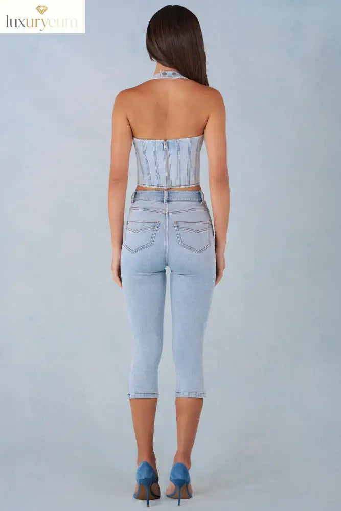 Mid-Rise Denim Capri Jeans in Light Denim