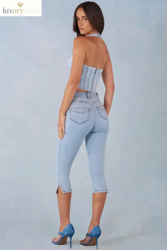 Mid-Rise Denim Capri Jeans in Light Denim