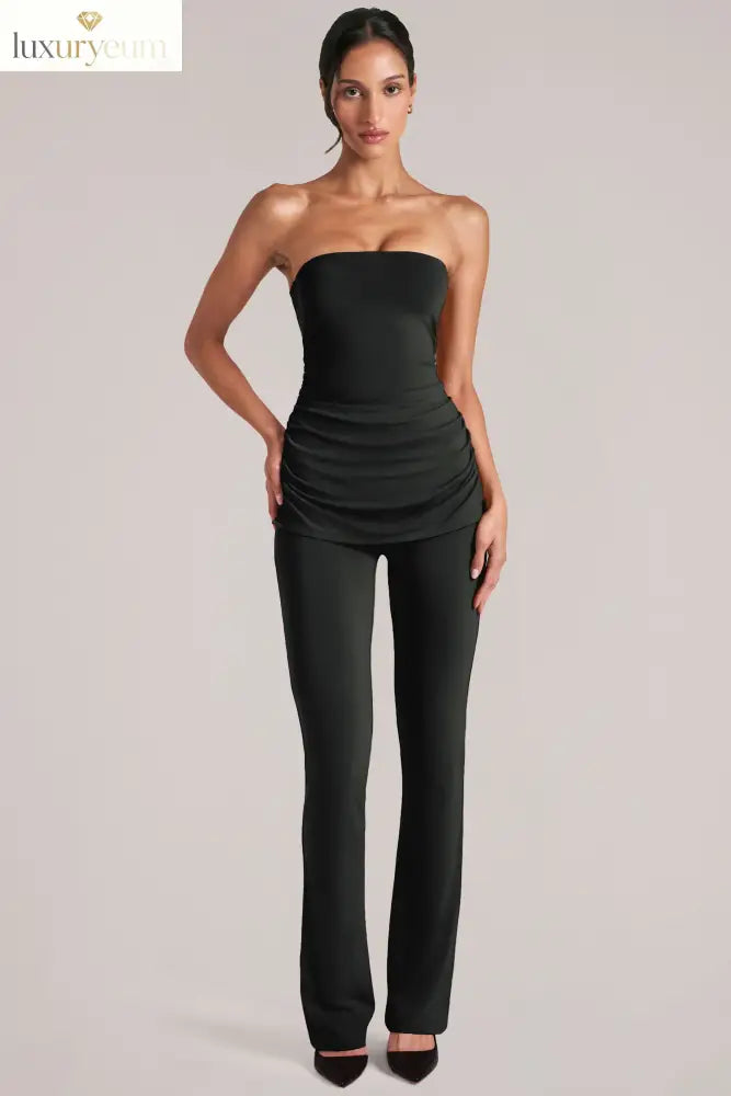 Mid-Rise Fitted Trousers in Black