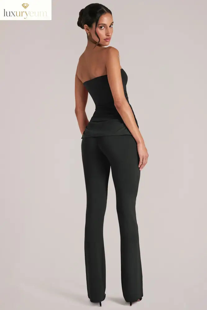 Mid-Rise Fitted Trousers in Black