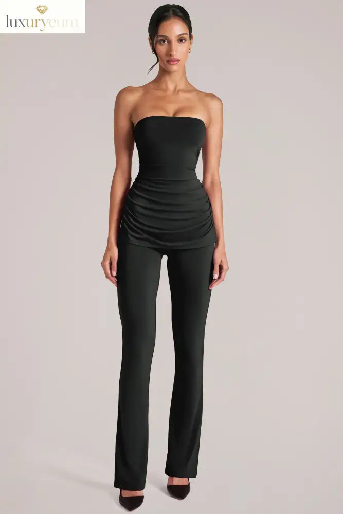 Mid-Rise Fitted Trousers in Black