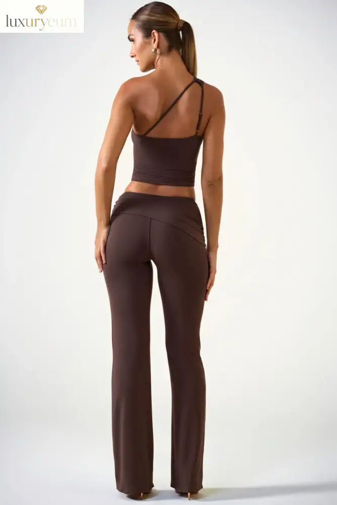 Mid-Rise Straight-Leg Trousers in Chocolate Brown
