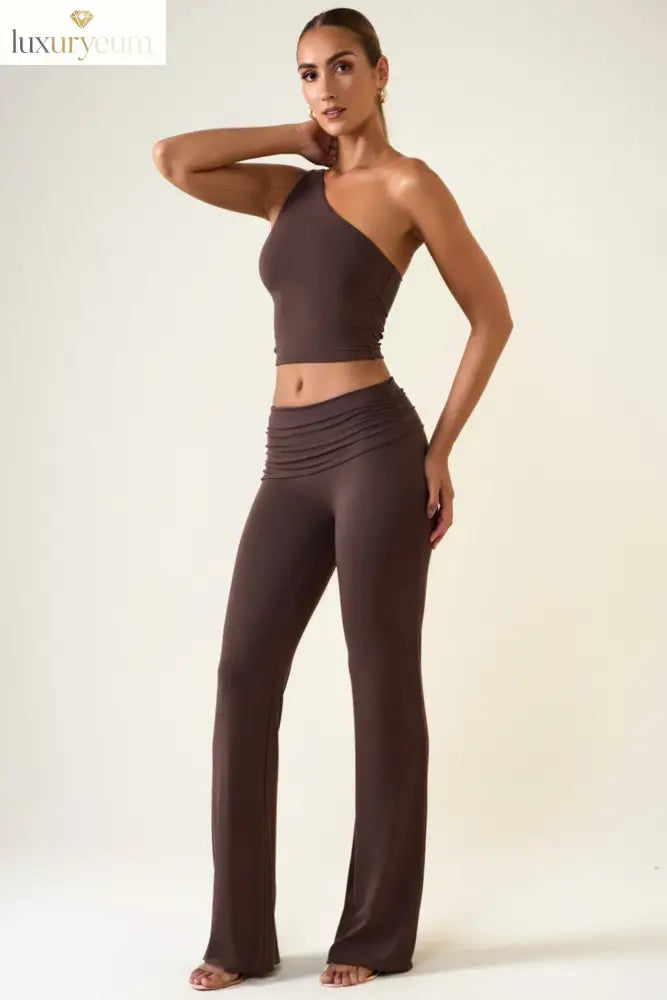 Mid-Rise Straight-Leg Trousers in Chocolate Brown