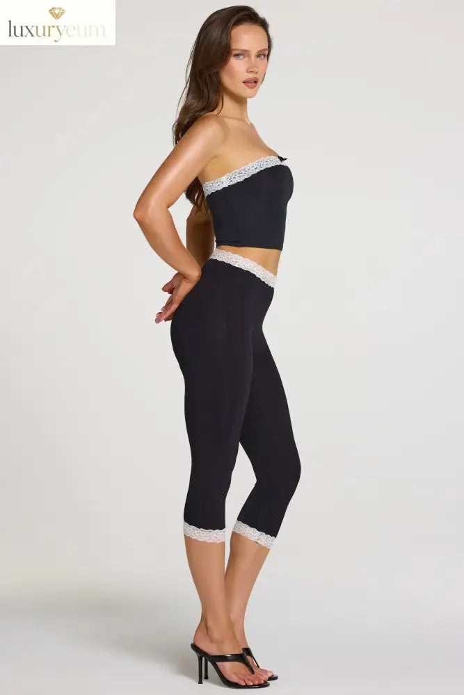 Modal Lace-Trim Mid-Rise Capri Leggings in Black