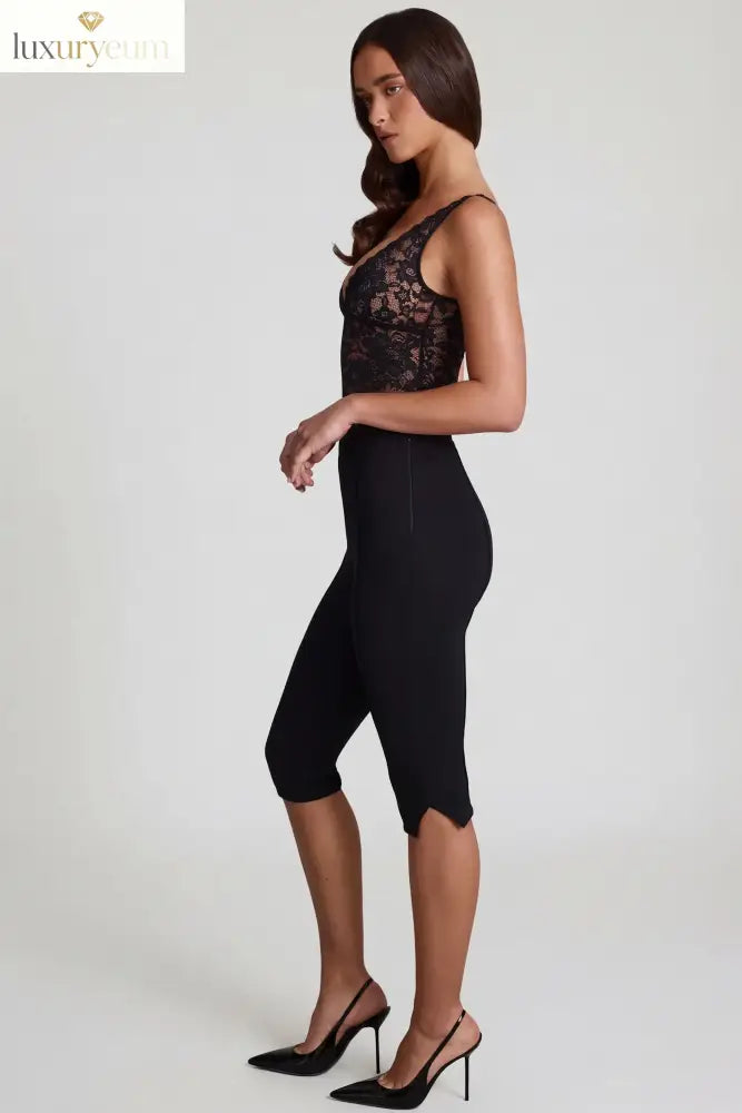 Ponte Jersey Cropped Capri Trousers in Black