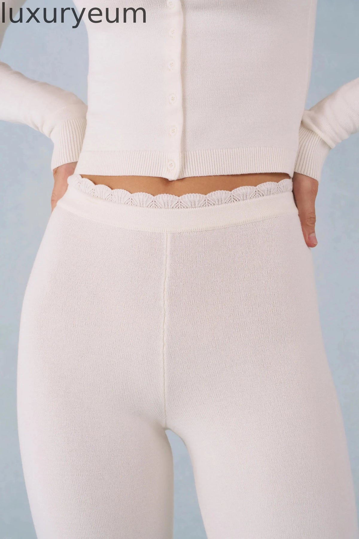 Knit Mid-Rise Capri Trousers in Ivory