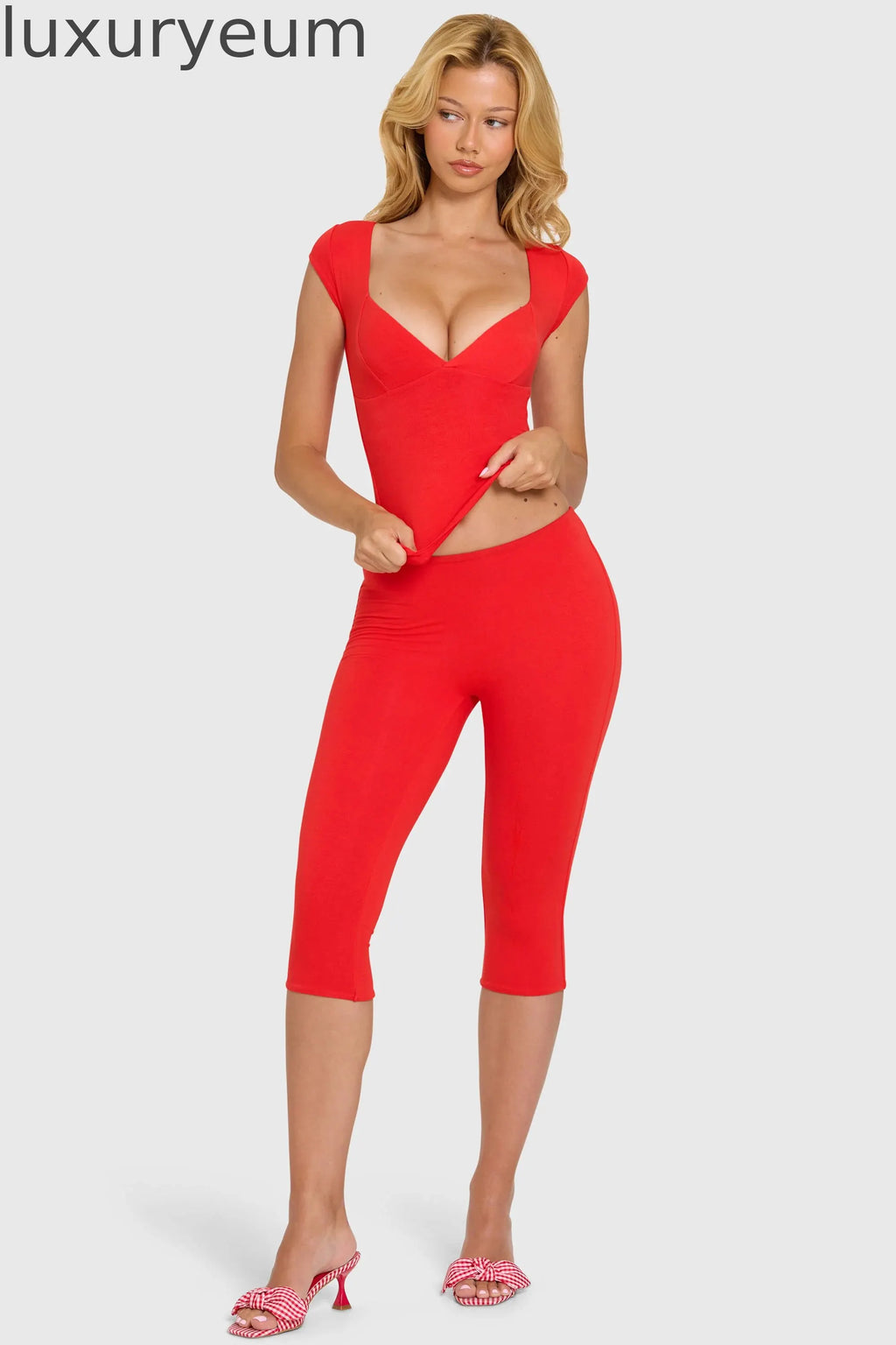 Modal Capri Leggings in Cherry