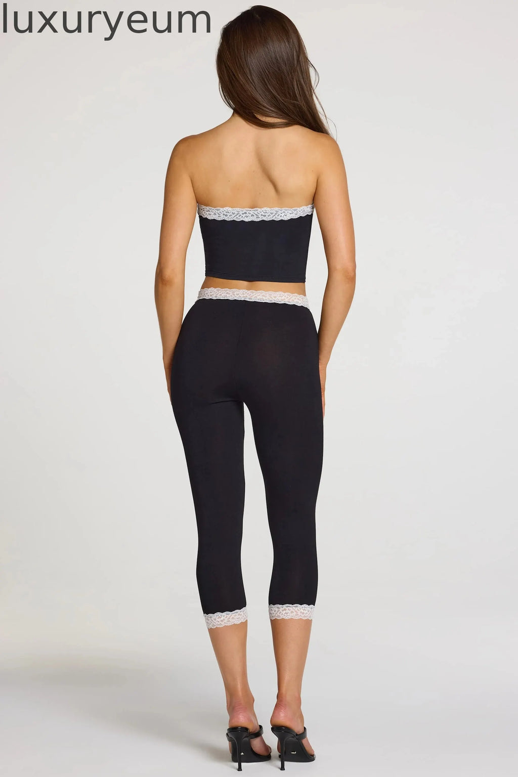 Modal Lace-Trim Mid-Rise Capri Leggings in Black