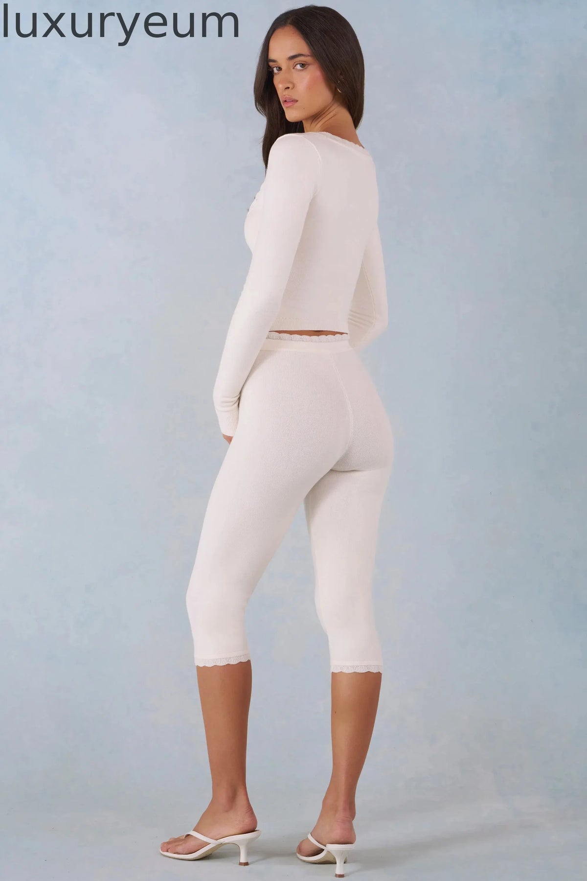 Knit Mid-Rise Capri Trousers in Ivory